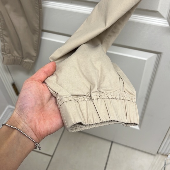 RW&Co Men's Chino Tan Khaki Jogger Style Pants | Size 31 - Picture 4 of 6